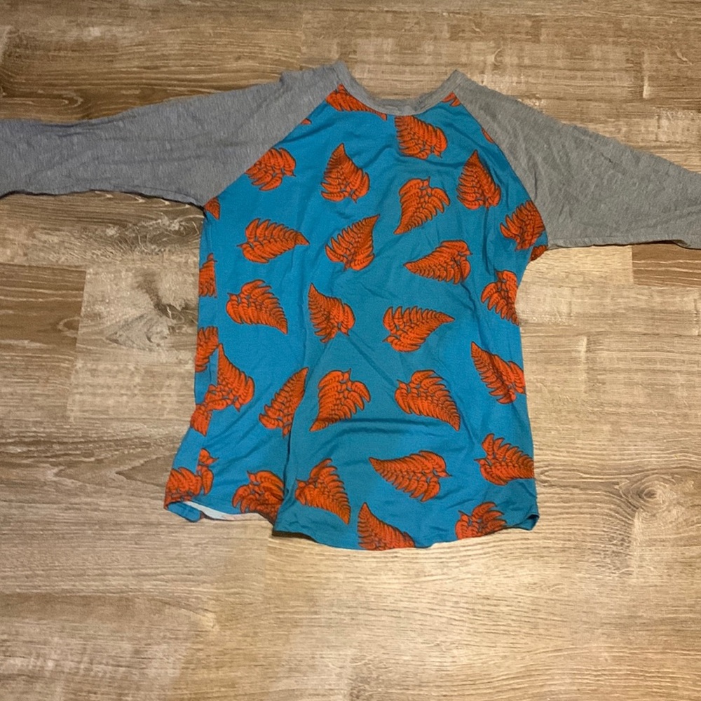 Lularoe women’s large feather tee